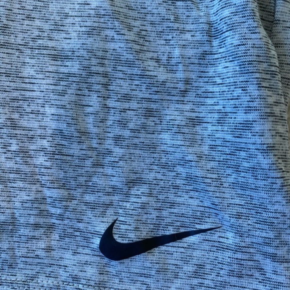 Nike lightweight hoodie - Picture 4 of 4